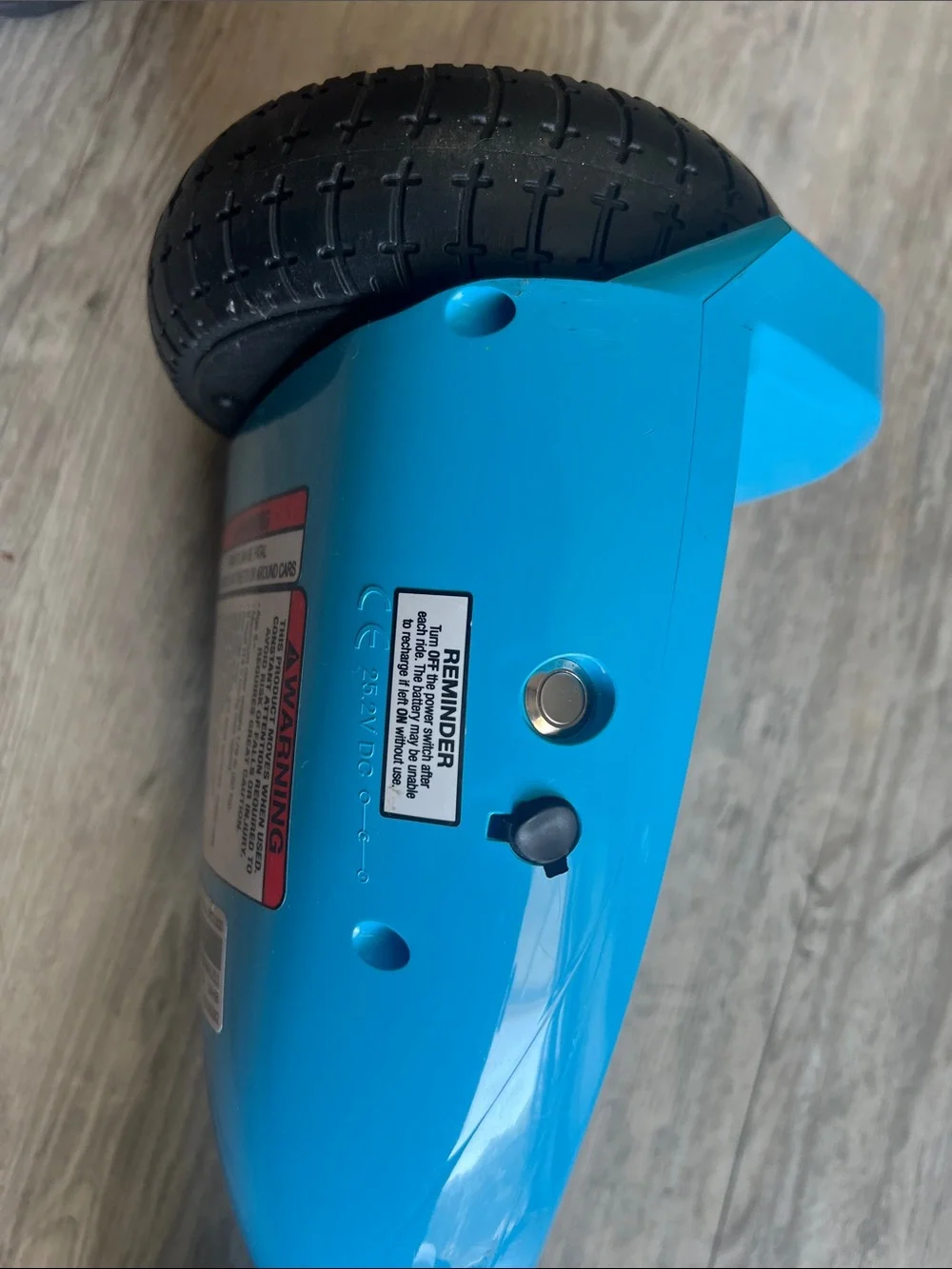 Razor Electric Blue Two-Wheel Ride - Picture 4 of 4